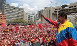 Venezuelas Hochstaplerpräsident fällt auseinander, Maduro gewinnt den Kampf
