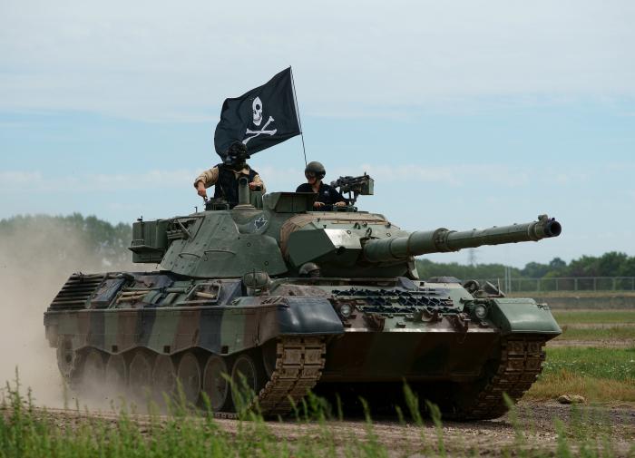 Deutschlands Entscheidung, Leopard-Panzer an die Ukraine zu liefern, ist "extrem gefährlich".