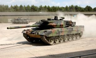 Russische Militärs erhalten Broschüren, in denen sie lernen, wie sie Leopard- und Abrams-Panzer zerstören können