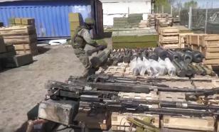 Filmaufnahmen von Waffen, die während der militärischen Sonderoperation beschlagnahmt wurden