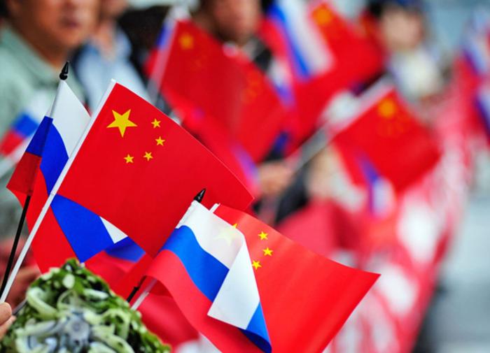 Chinas Xi Jinping stattet Russland einen Friedensbesuch ab und trifft Putin