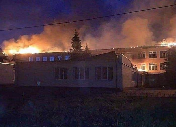 Russische Streitkräfte beschießen ukrainische Truppen in Awdijiwka mit Brandbomben